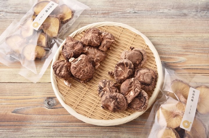 【産直商品】こだわり品種　肉厚干し椎茸セット 300ｇ（30ｇ×10個）【オンライン限定】
