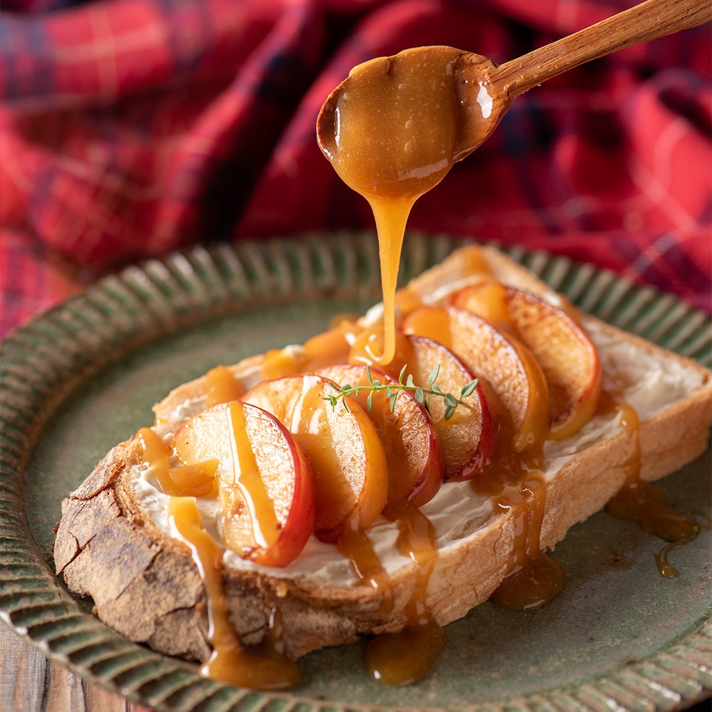 焼きりんごのオープンサンド