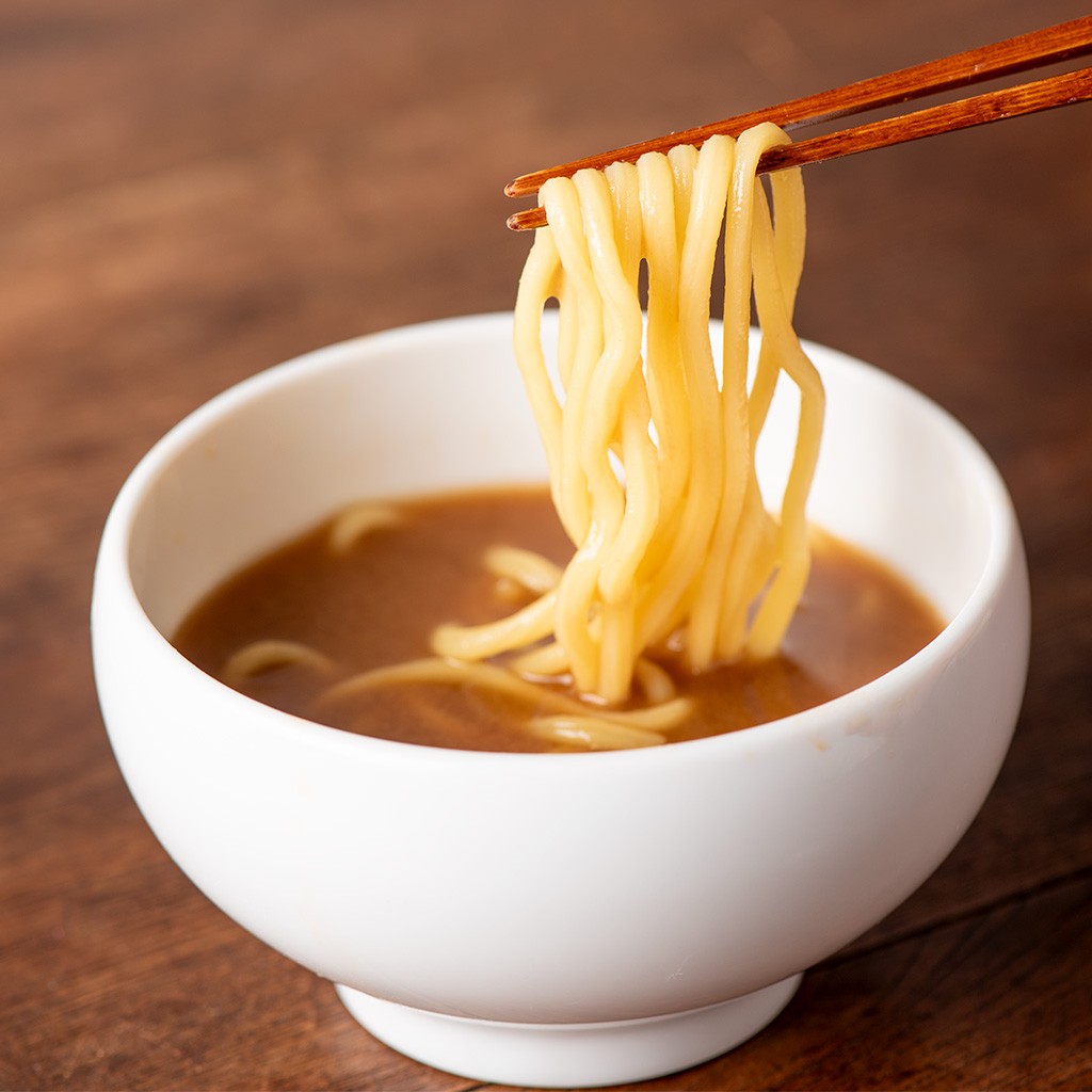 博多もつ鍋やまや監修もつ鍋味噌味〆の麺